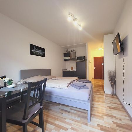 Zentrales Apartment Mit Balkon Und Parkplatz Trier Exterior foto