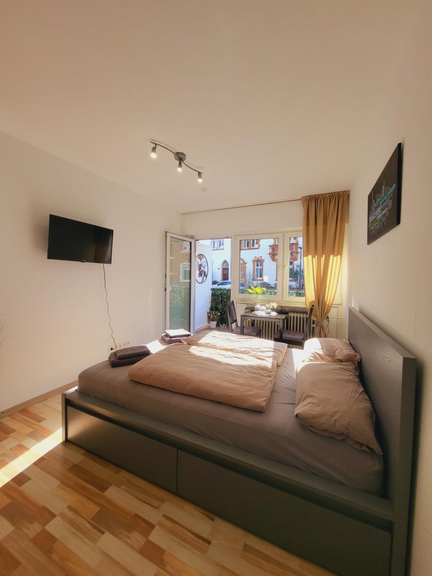 Zentrales Apartment Mit Balkon Und Parkplatz Trier Exterior foto